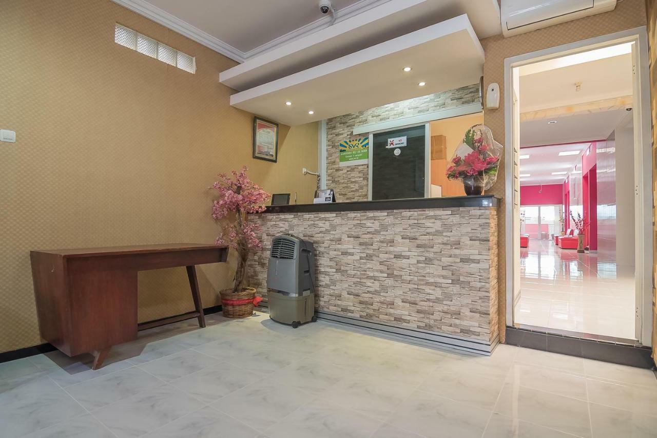 מלון Reddoorz Near Mt Haryono סמאראנג מראה חיצוני תמונה